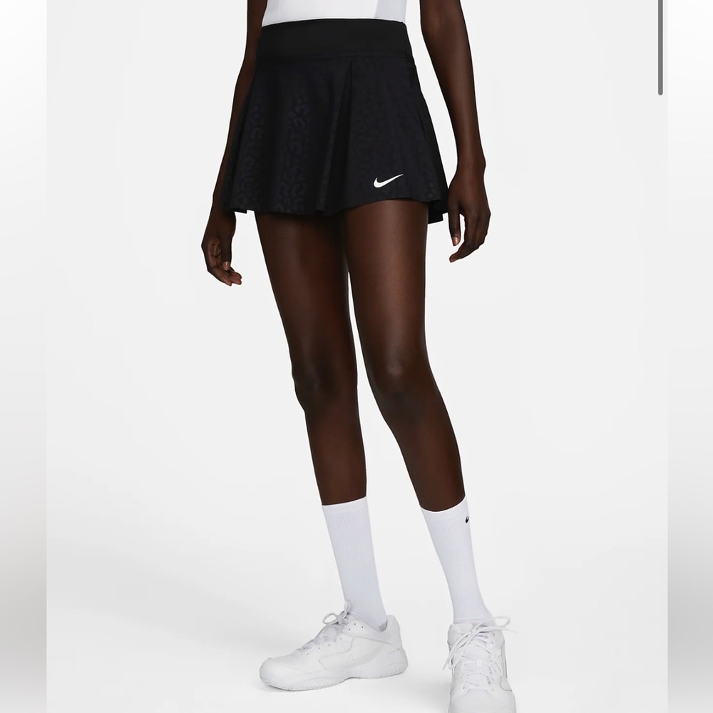 Women’s Nike Dry Fit Tennis Skirt. NWT. Never Worn. Size Small